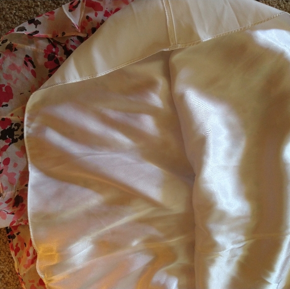 White House Black Market strapless dress - Picture 3 of 5